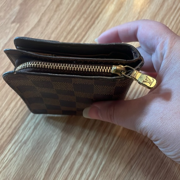 Louis Vuitton damier ebene compact wallet - Picture 4 of 10
